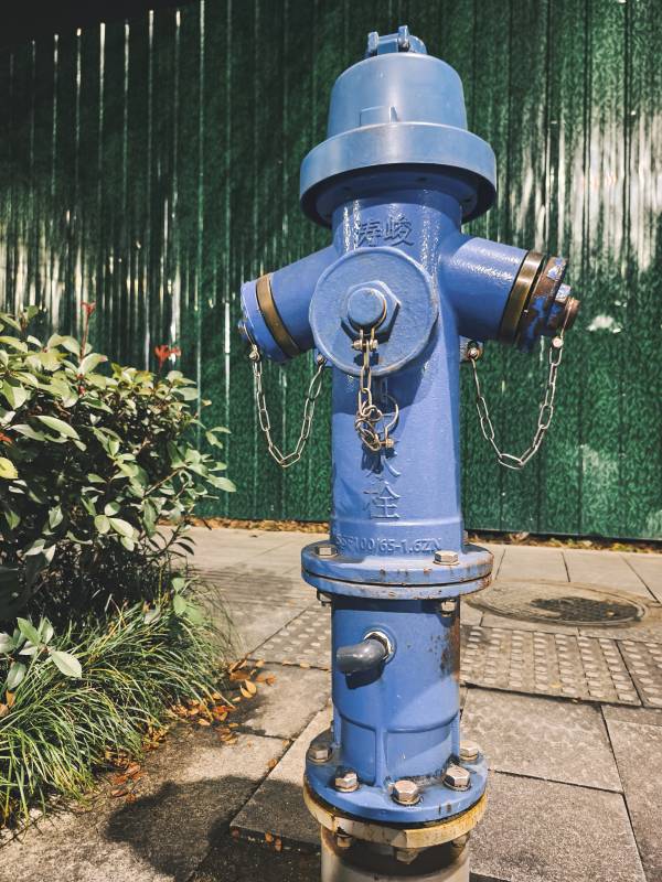 蓝色消防栓图片