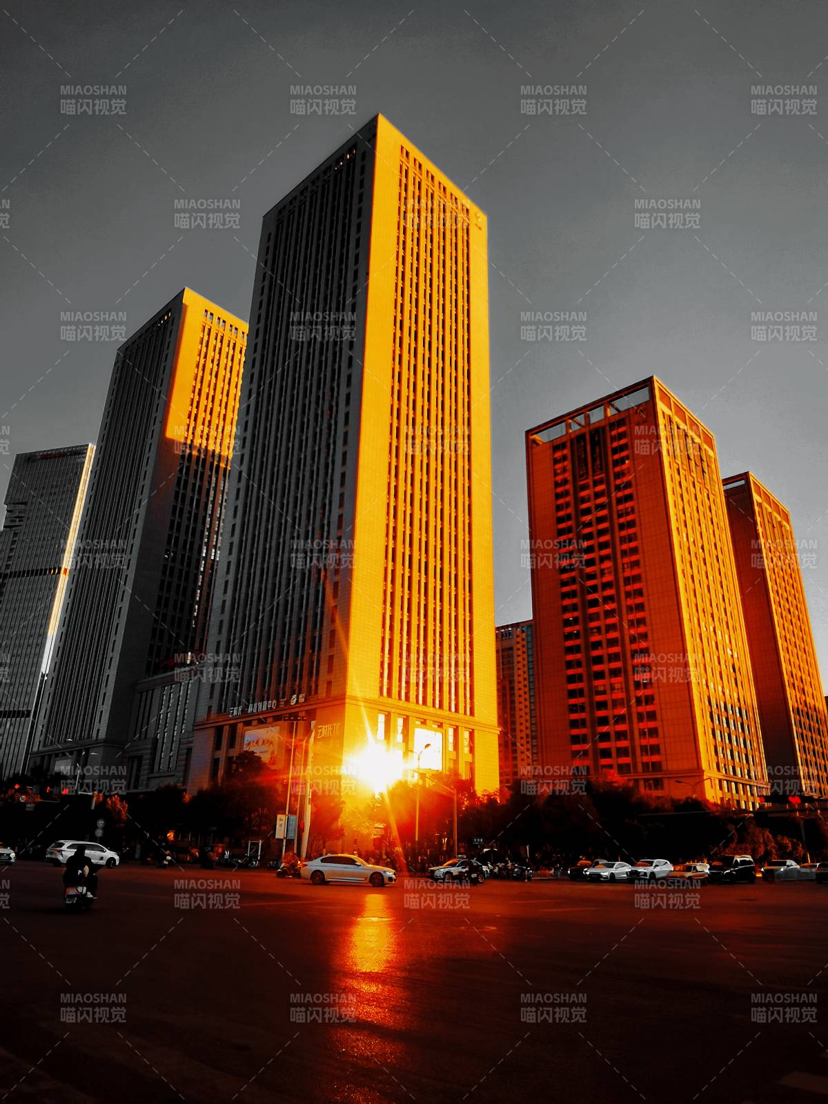 城市黄昏光影图片