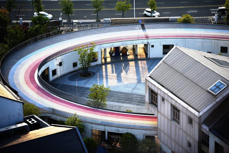 宁波前湾新区听海苑幼儿园屋顶跑道图片