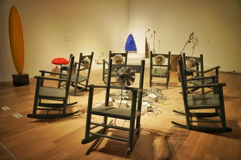 成都椅子艺术装置展图片