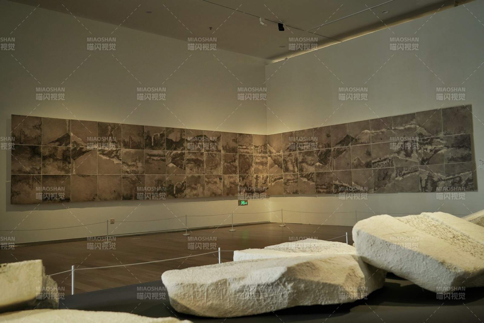 成都古壁画与石雕展图片