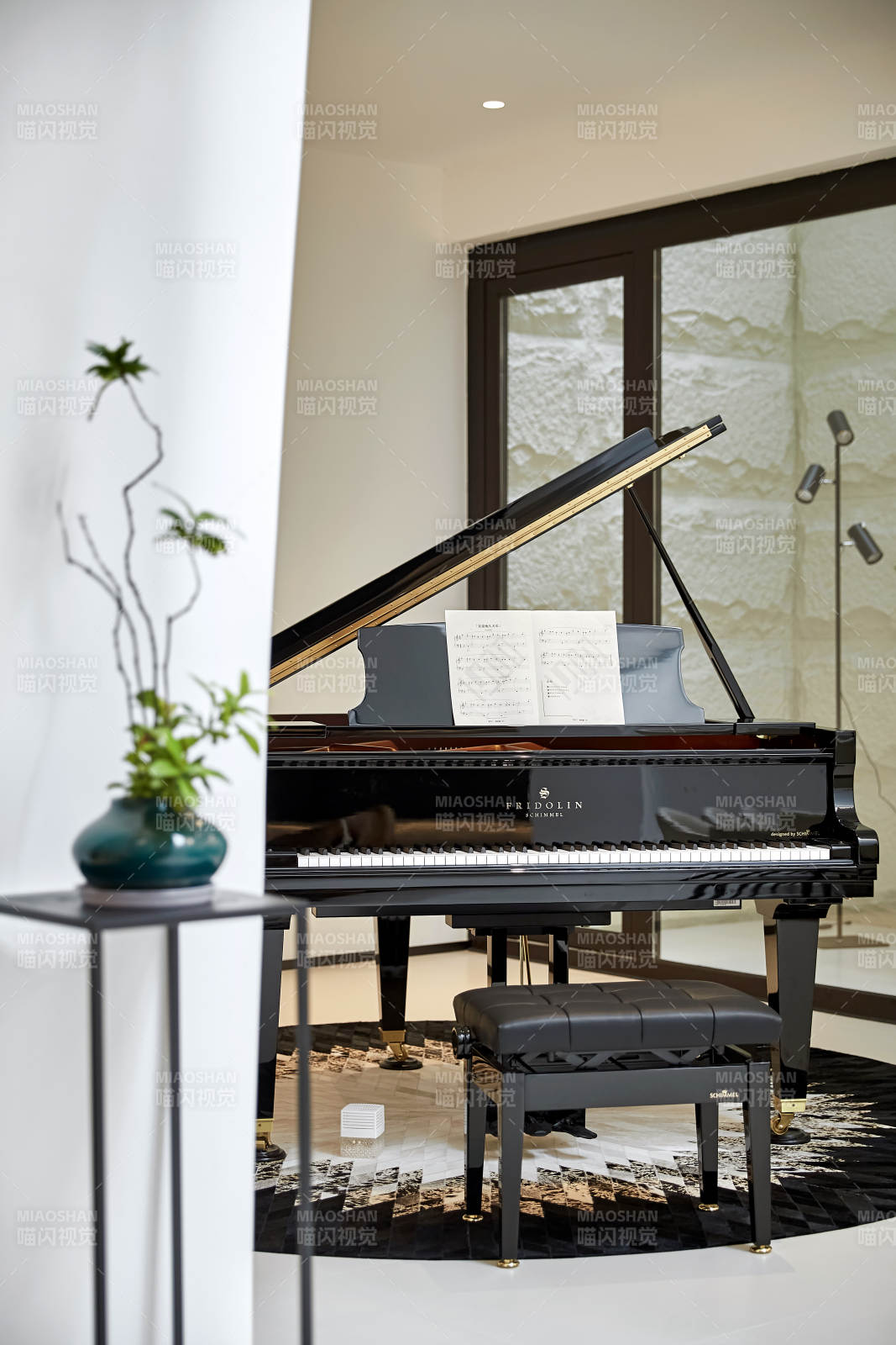 钢琴静谧空间图片