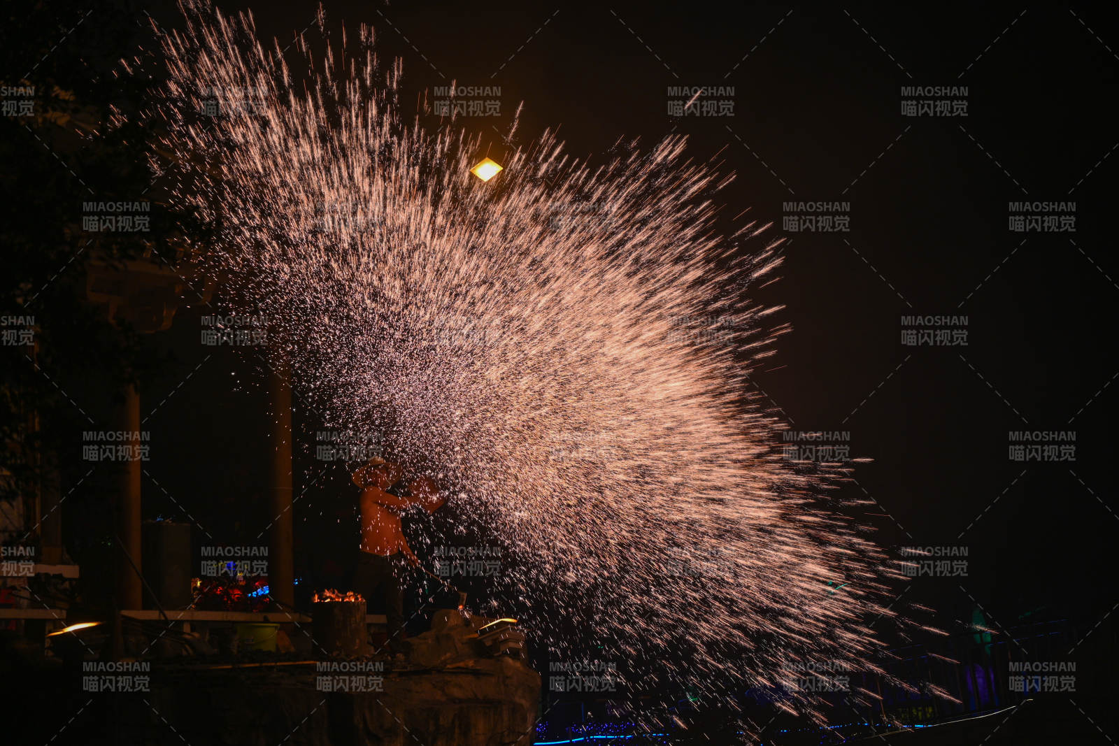 玉林园博园非遗打铁花图片