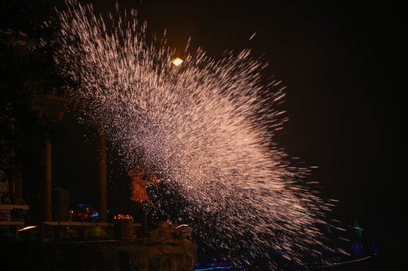 玉林园博园非遗打铁花图片