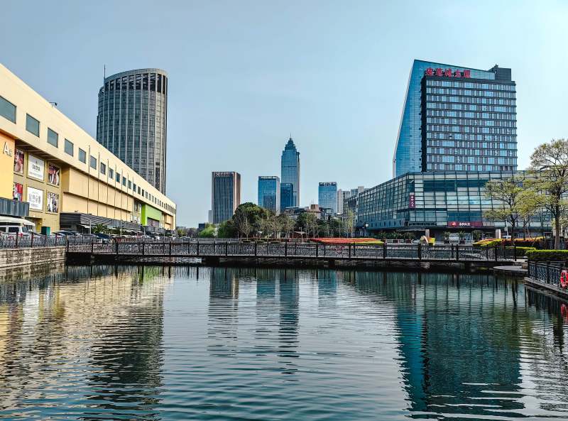 浙江海宁皮革城城市风光图片