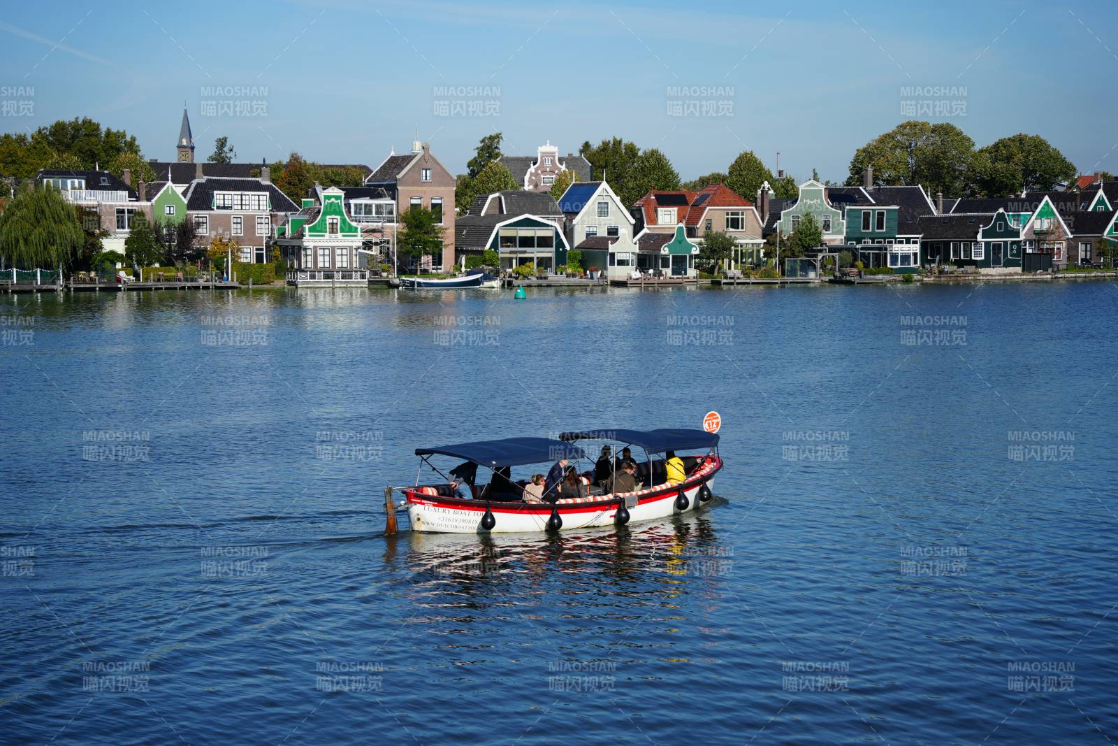 荷兰水乡静谧风光图片