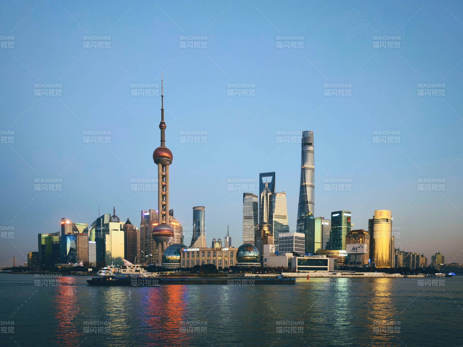 上海·陆家嘴·蓝调时间图片