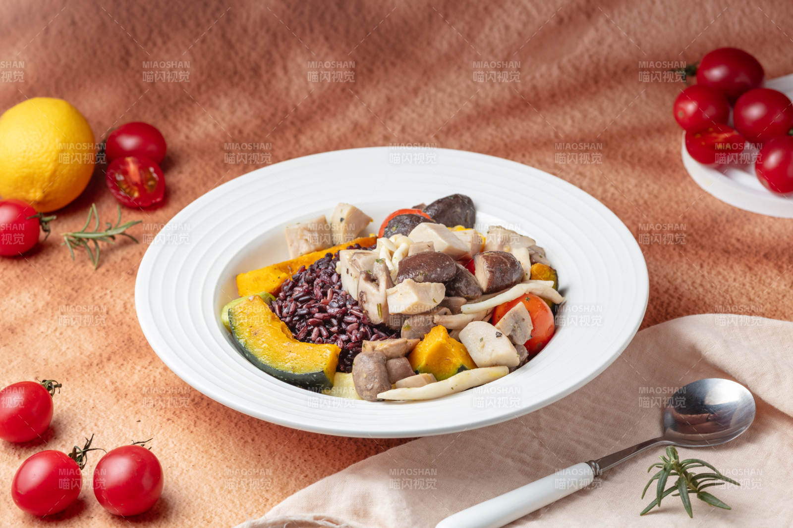 南瓜菌菇糙米饭图片