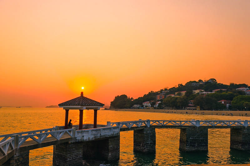 厦门鼓浪屿菽庄花园四十四桥日落图片