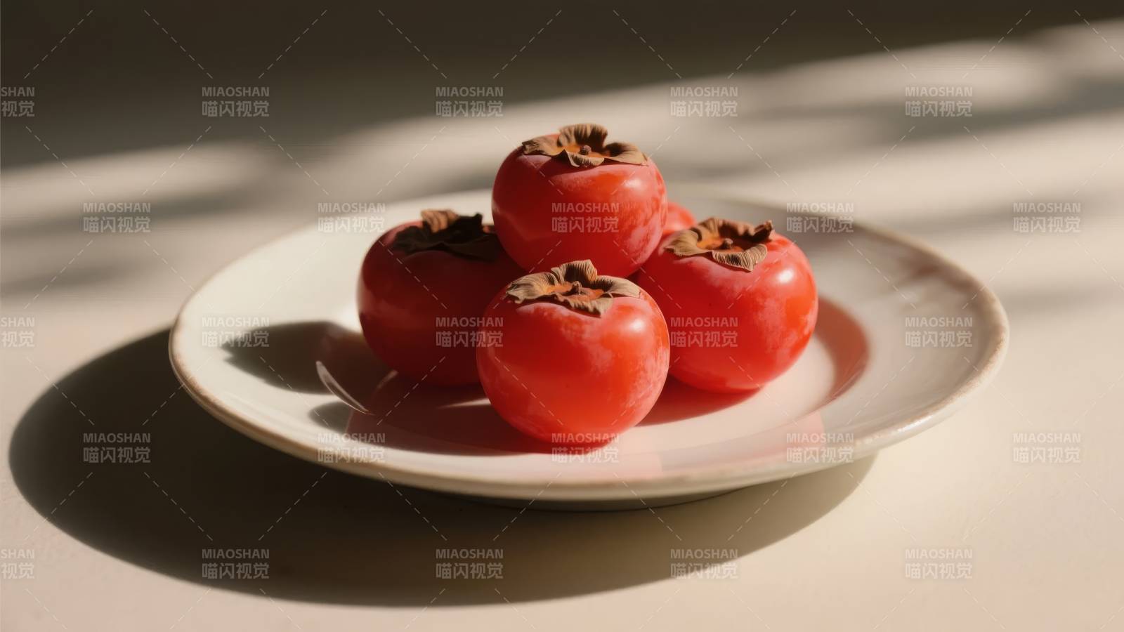 阳光下的柿子图片