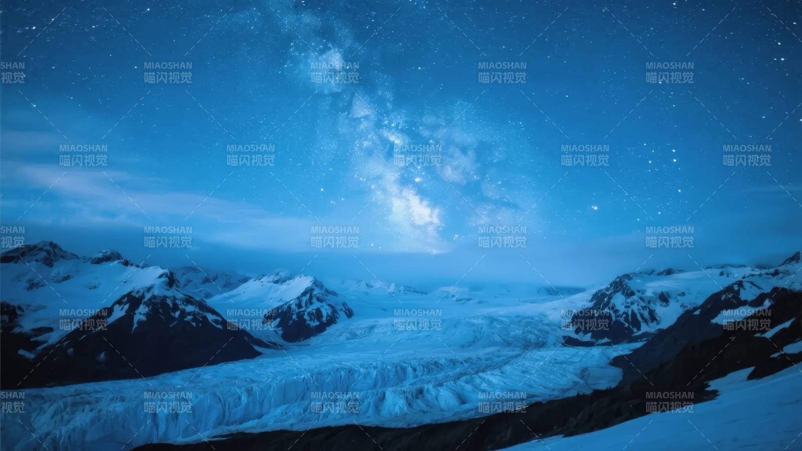 星河映雪山图片