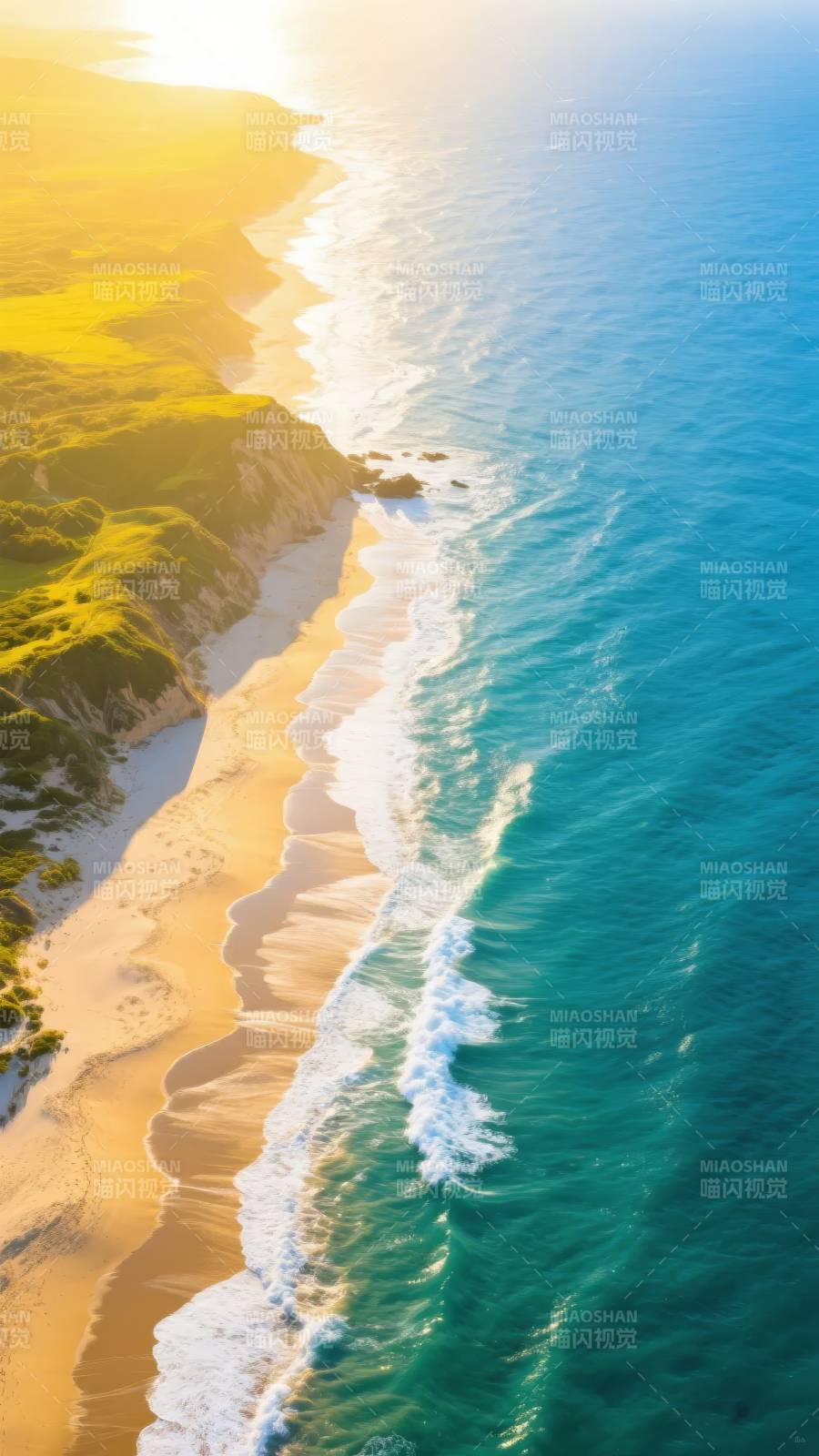 海岸线晨光美景图片