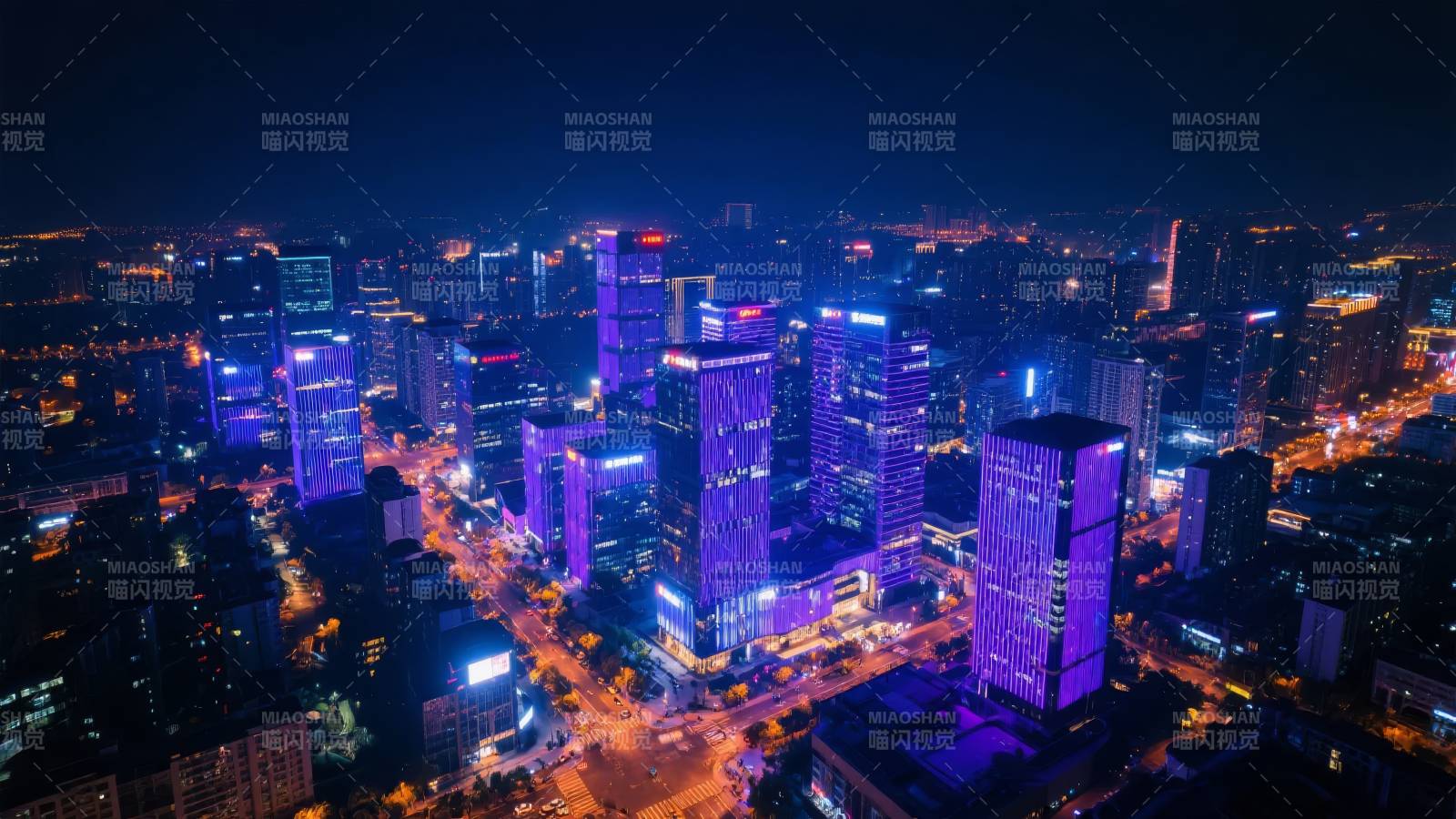 夜幕下的城市灯火图片