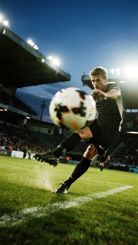 足球飞踢瞬间图片