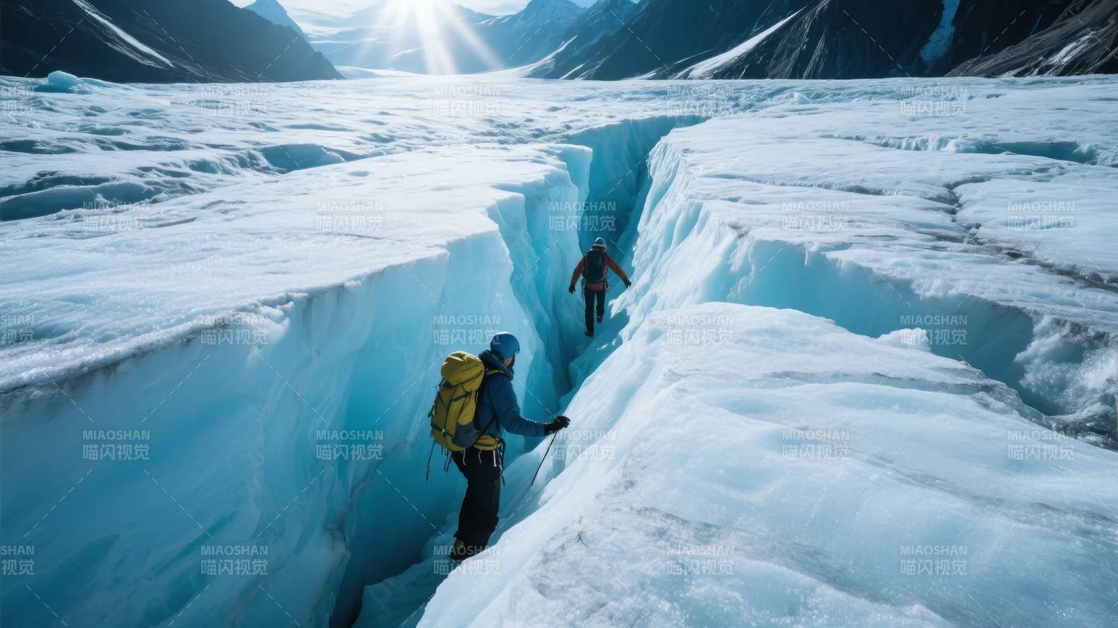 冰川探险者图片