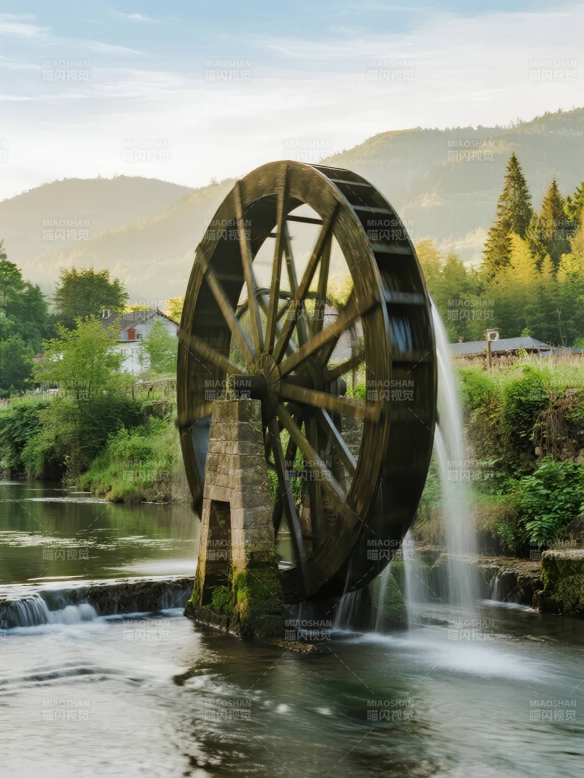 水车潺潺 山间静谧图片