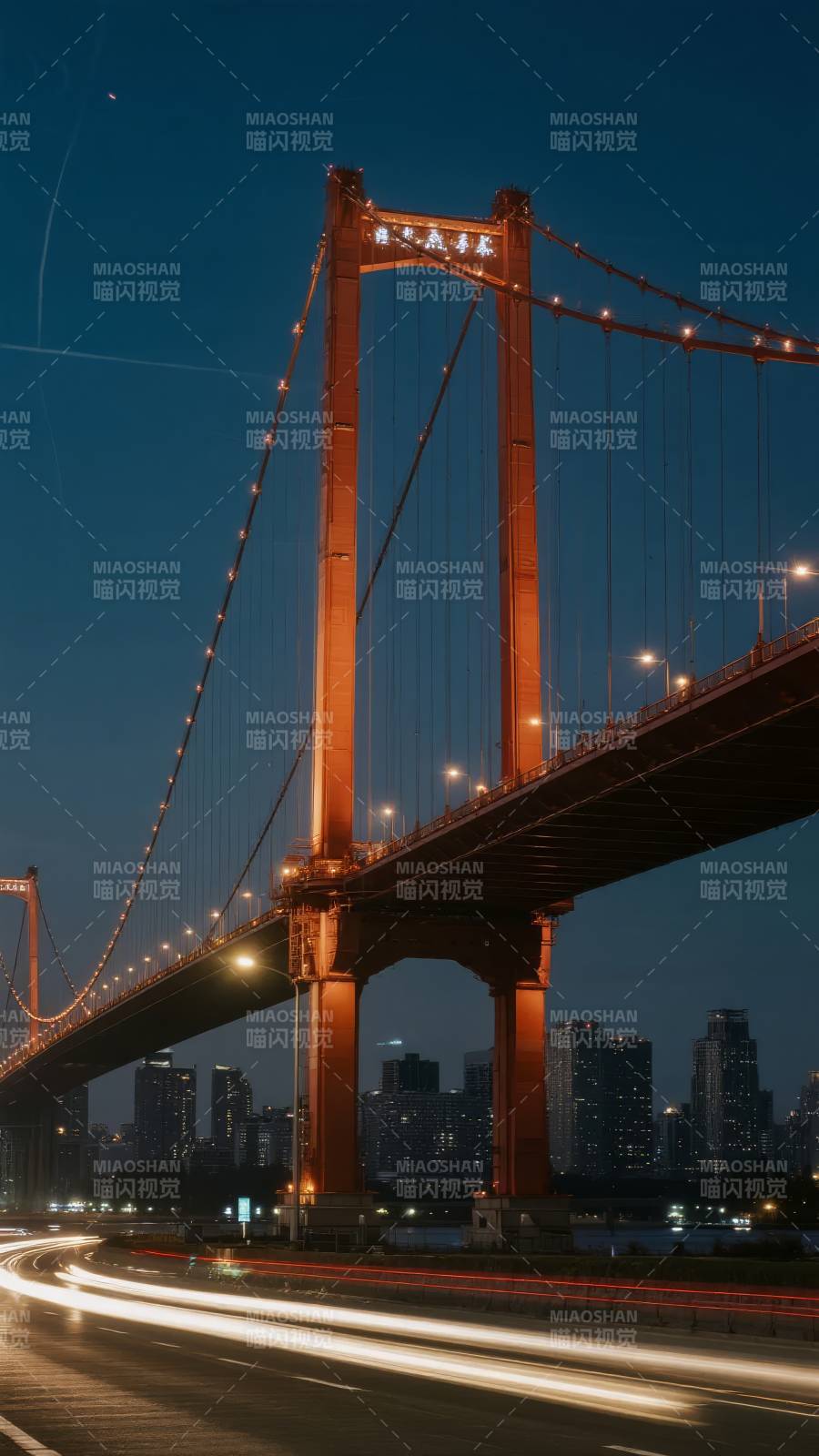 夜幕下的大桥图片