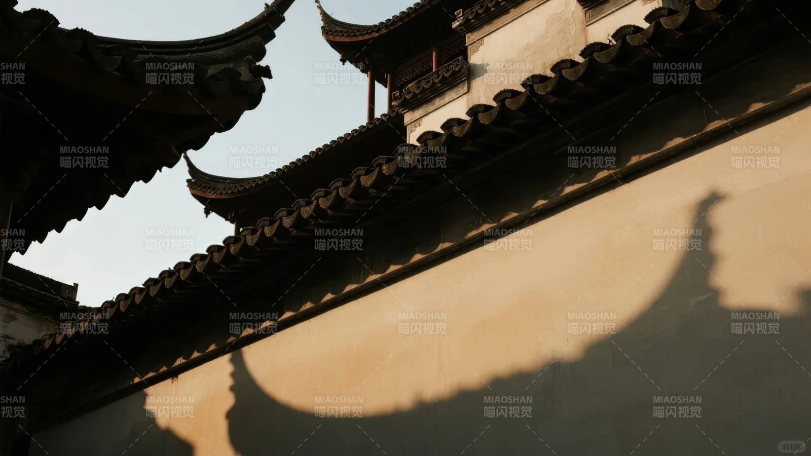 古建筑屋檐剪影图片