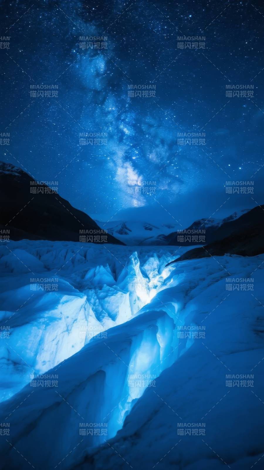 星河映冰川图片