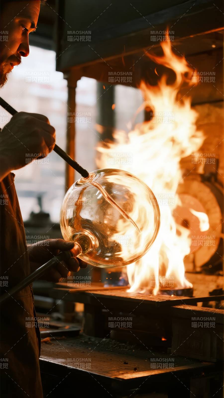 火焰中的玻璃艺术图片