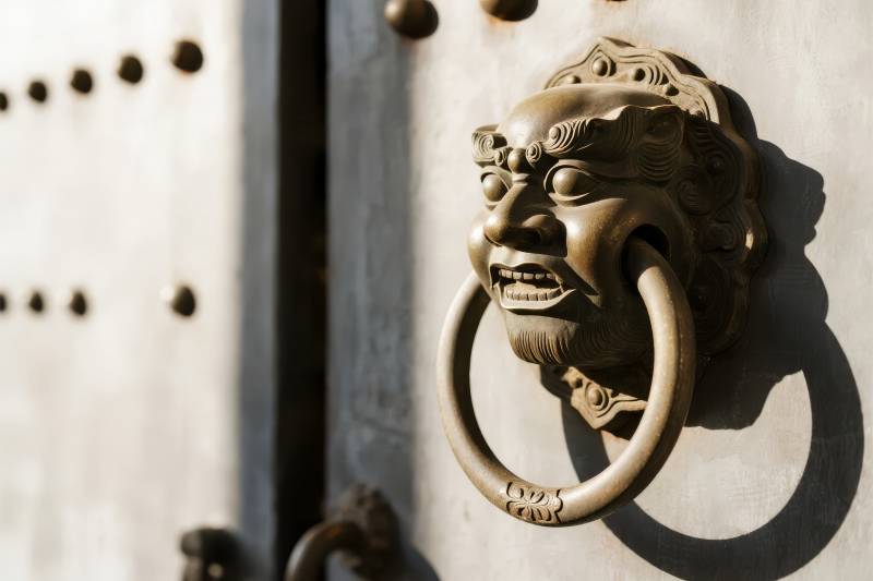 古铜兽首门环图片