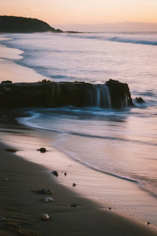 海边日落静谧景图片
