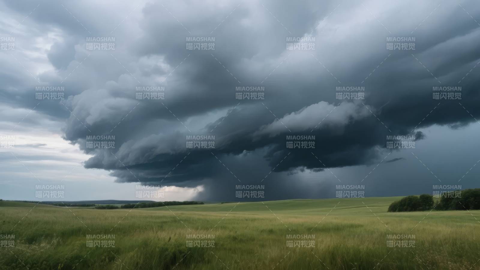 乌云压境 风雨将至图片