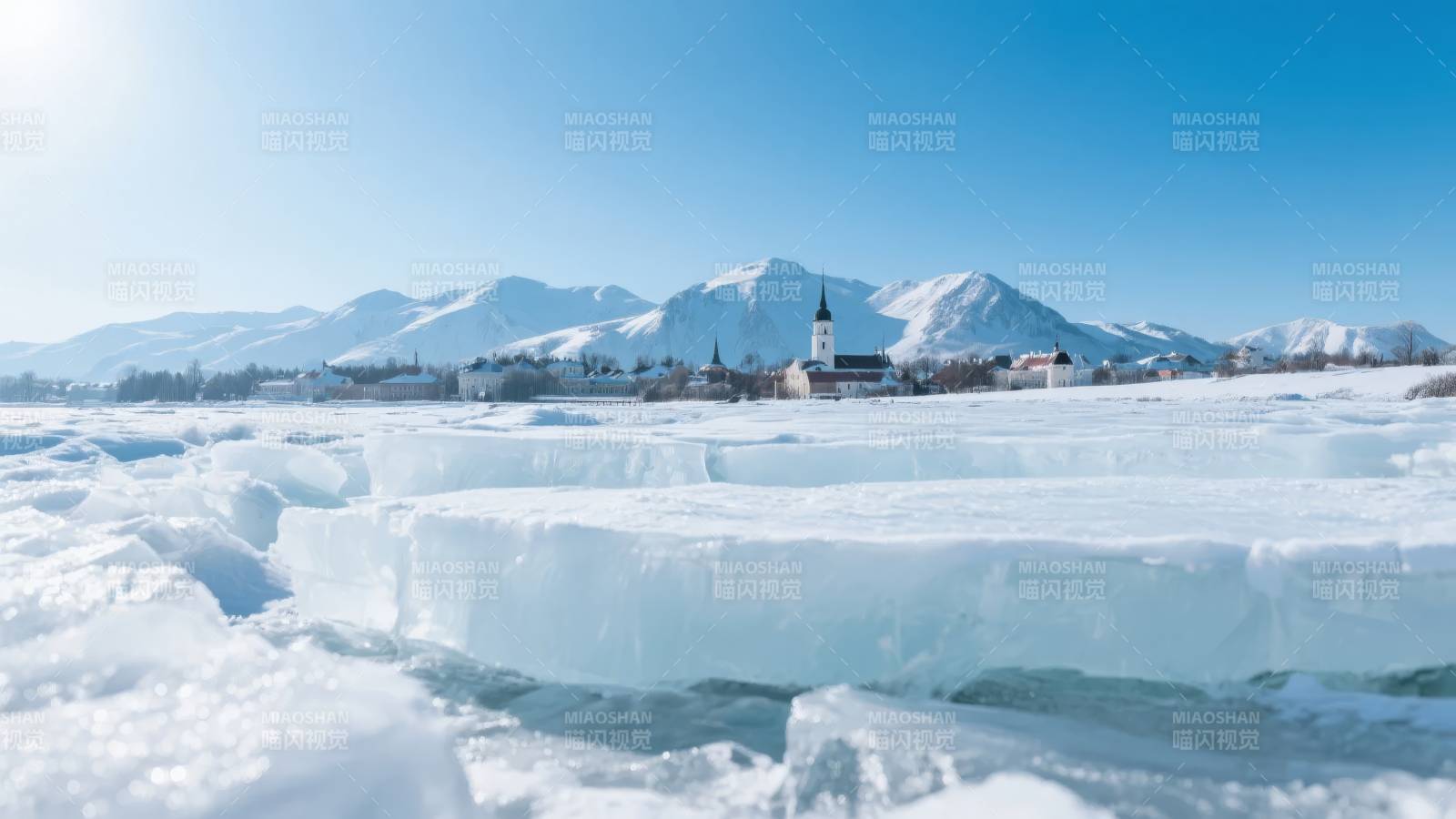冰封湖畔雪景图片