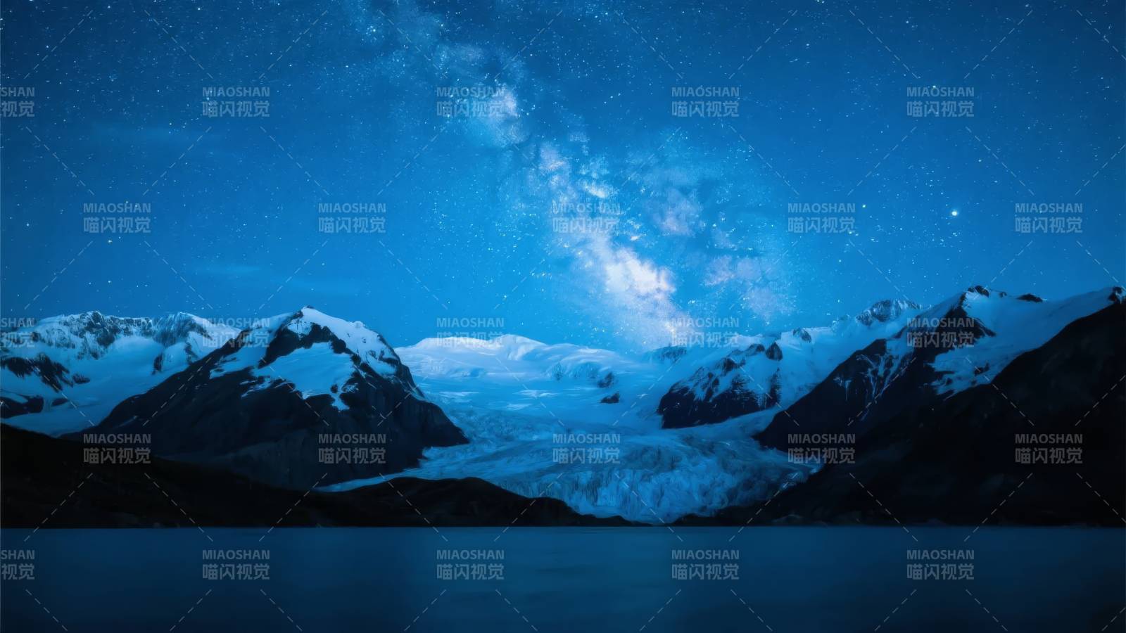 星河映雪山图片