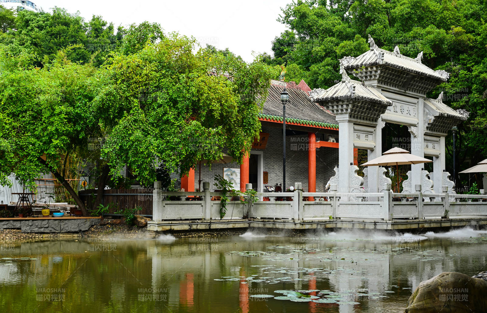 深圳园博园古建筑凉亭池塘倒影景观图片