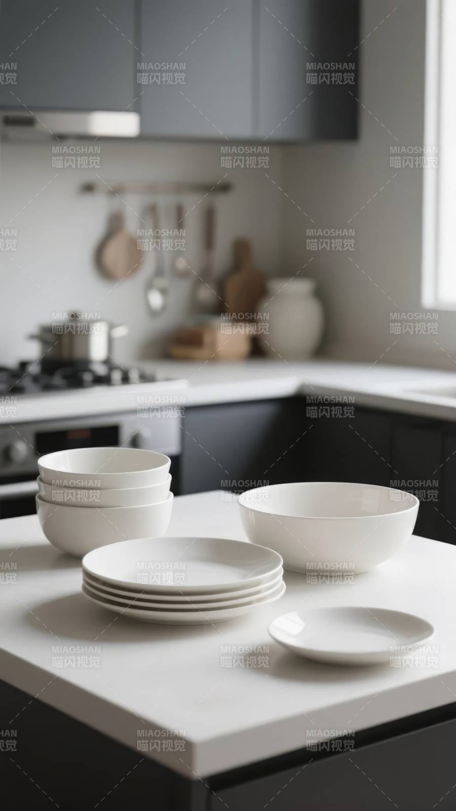 现代厨房餐具摆设图片