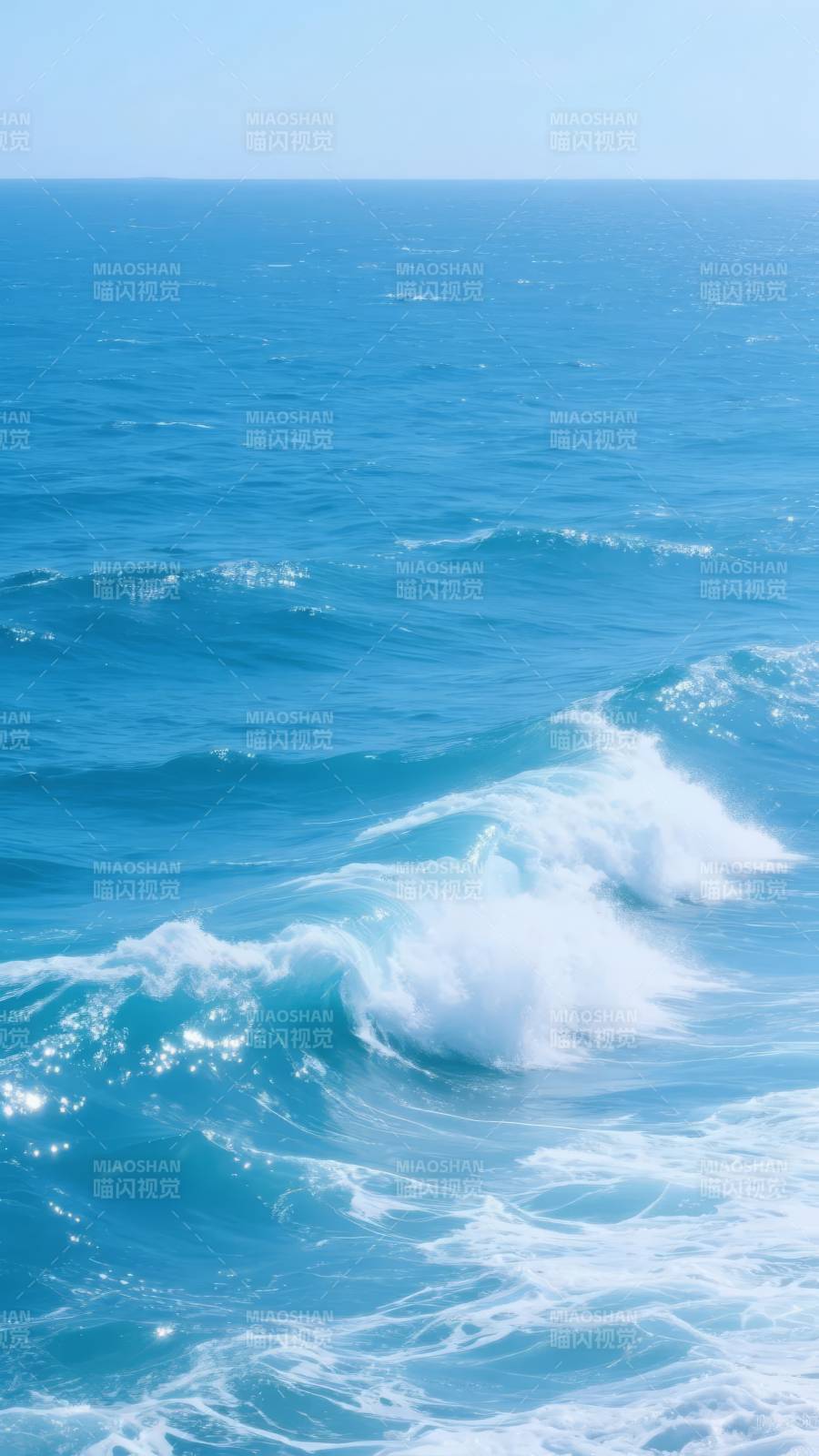 碧海蓝天浪涌图片