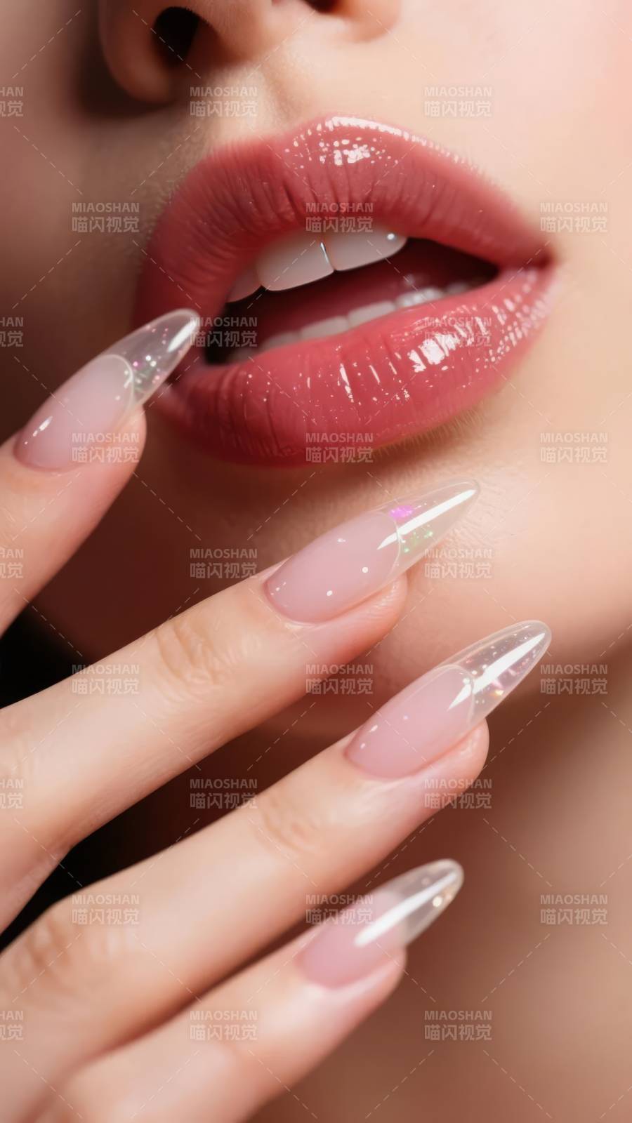 美唇与精致美甲图片