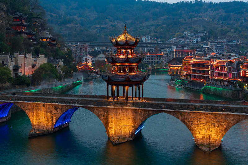 夜色中的镇远祝圣桥图片