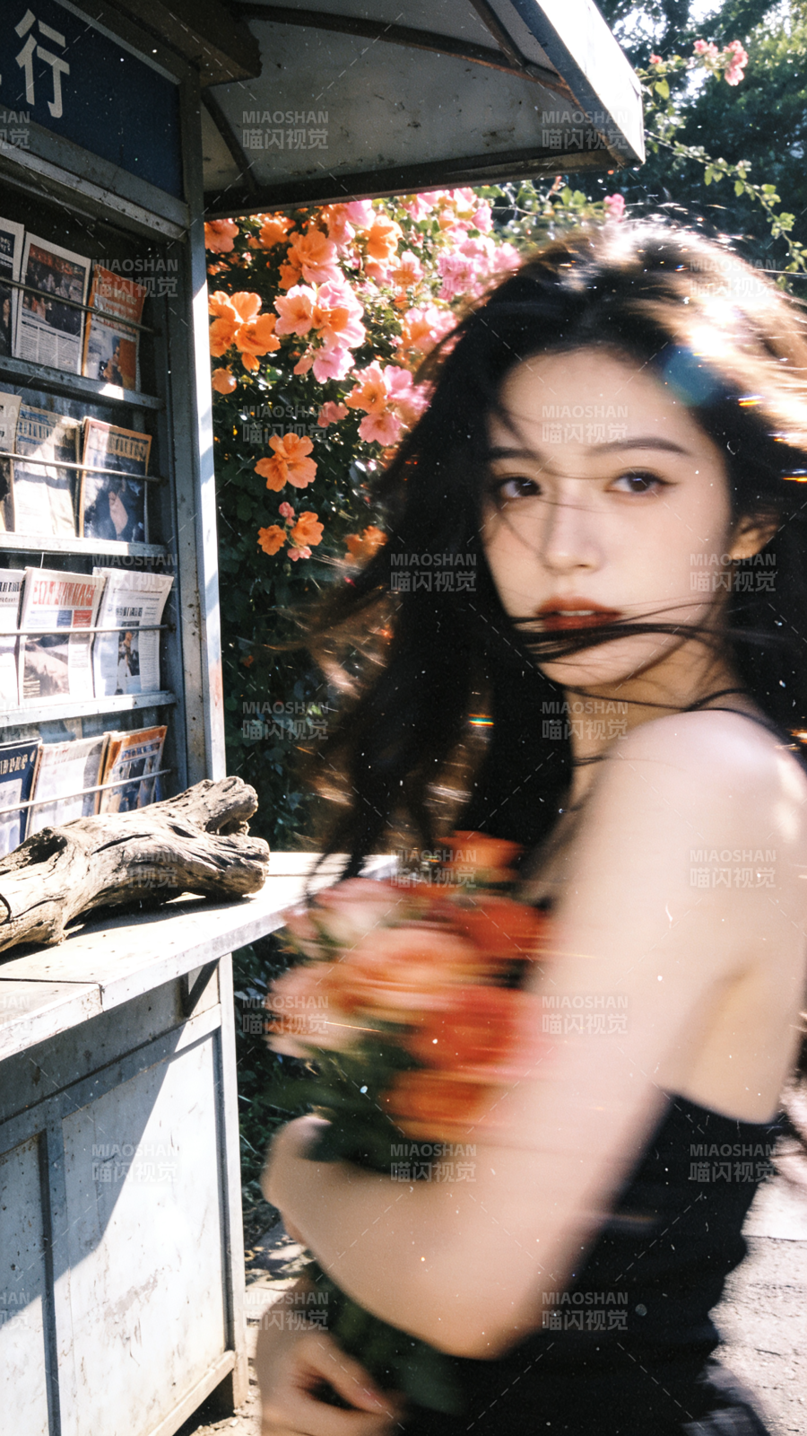 花影中的她图片