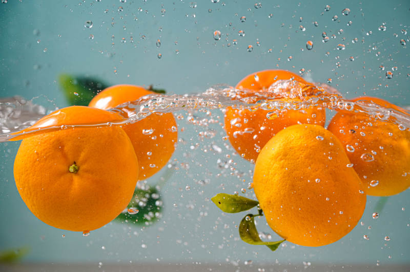 沃柑入水瞬间特写图片