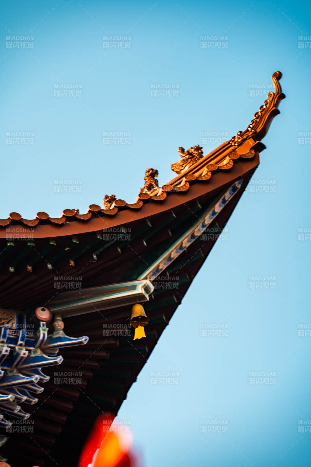 合肥开福寺飞檐翘角映蓝天图片