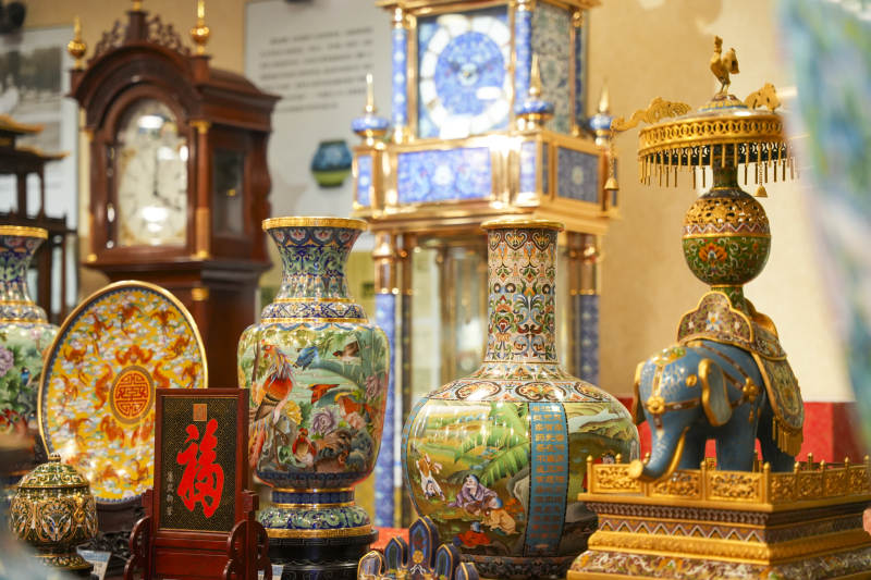 精美景泰蓝陈列图片