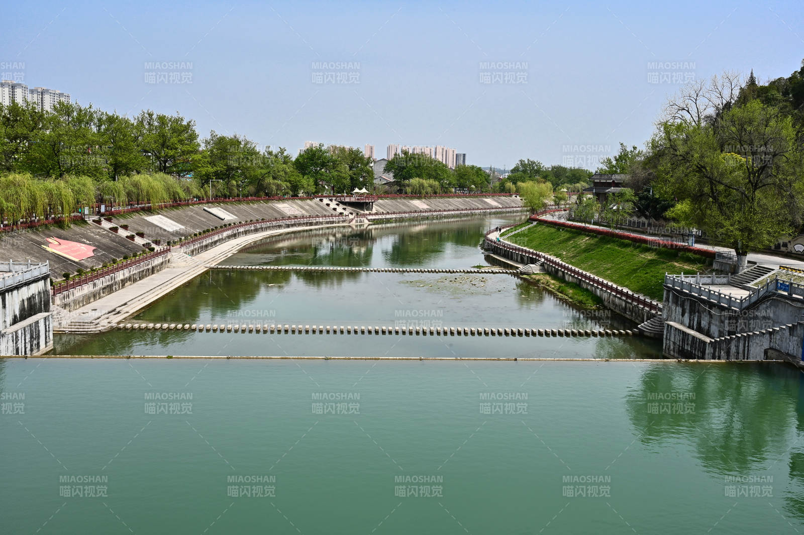 湖北南漳县水镜公园景观图片