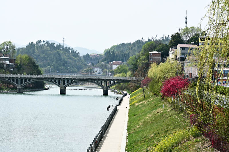 湖北南漳县水镜公园景观图片