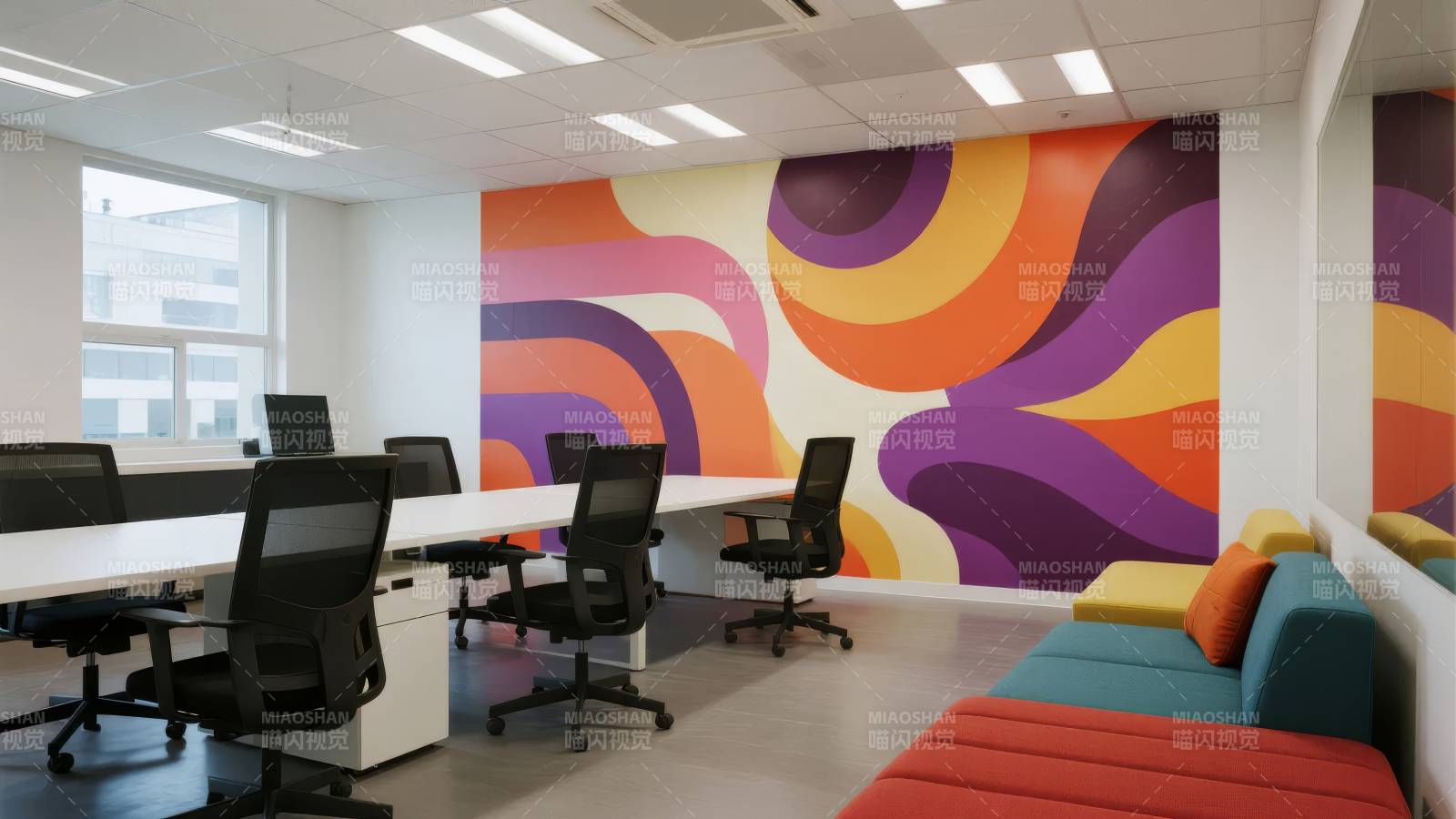 色彩斑斓的办公空间图片