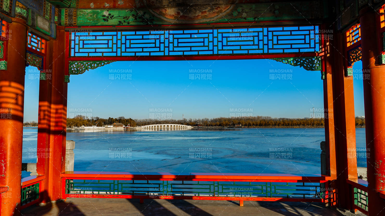 颐和园湖光亭影图片