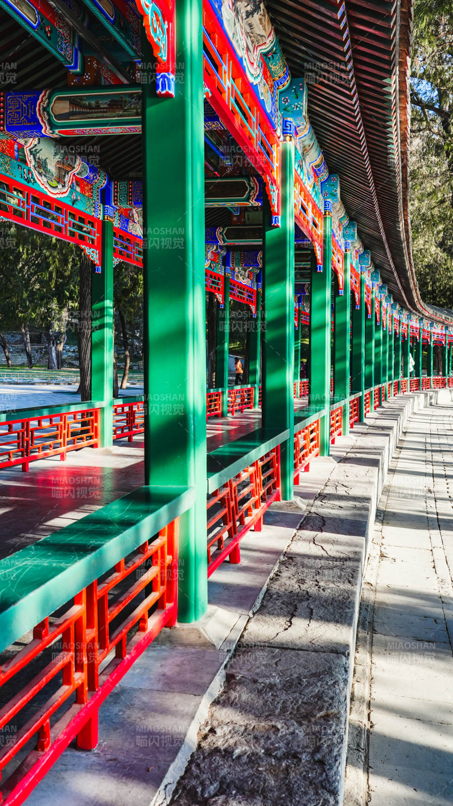 颐和园长廊彩绘映古韵图片