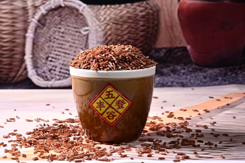 五谷杂粮有机红米特写图片