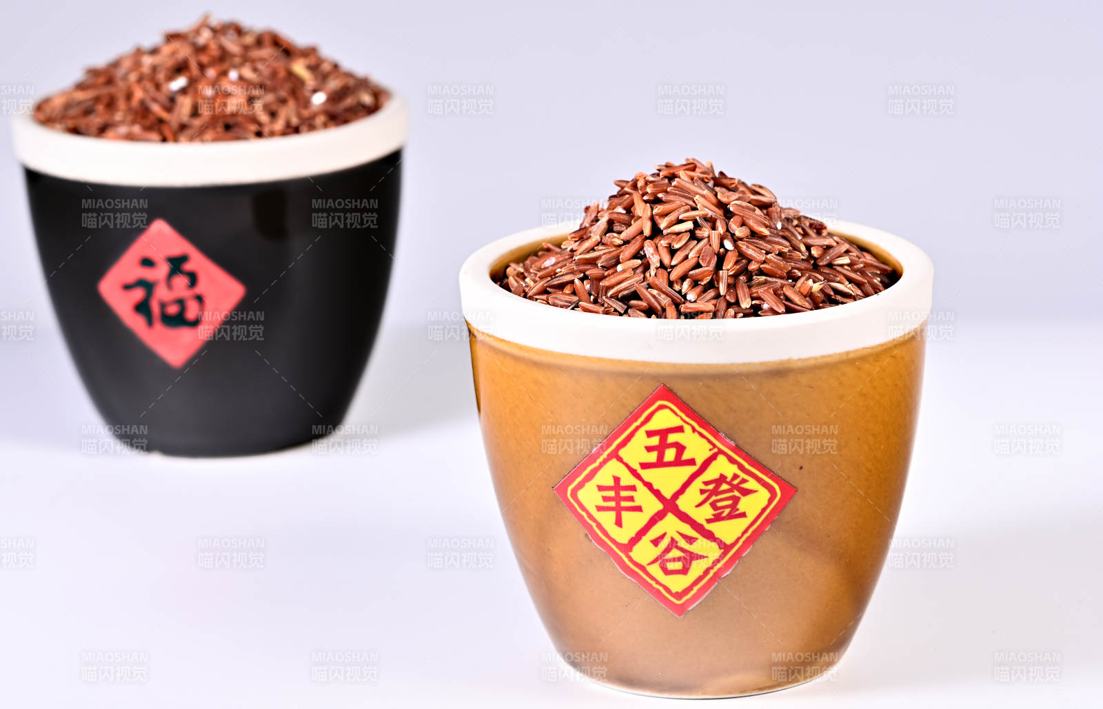 五谷杂粮有机红米特写图片