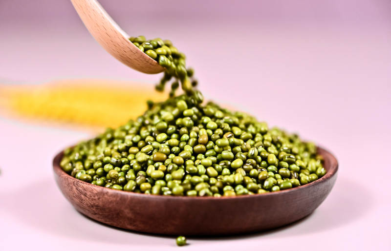 五谷杂粮有机绿豆特写展示图片