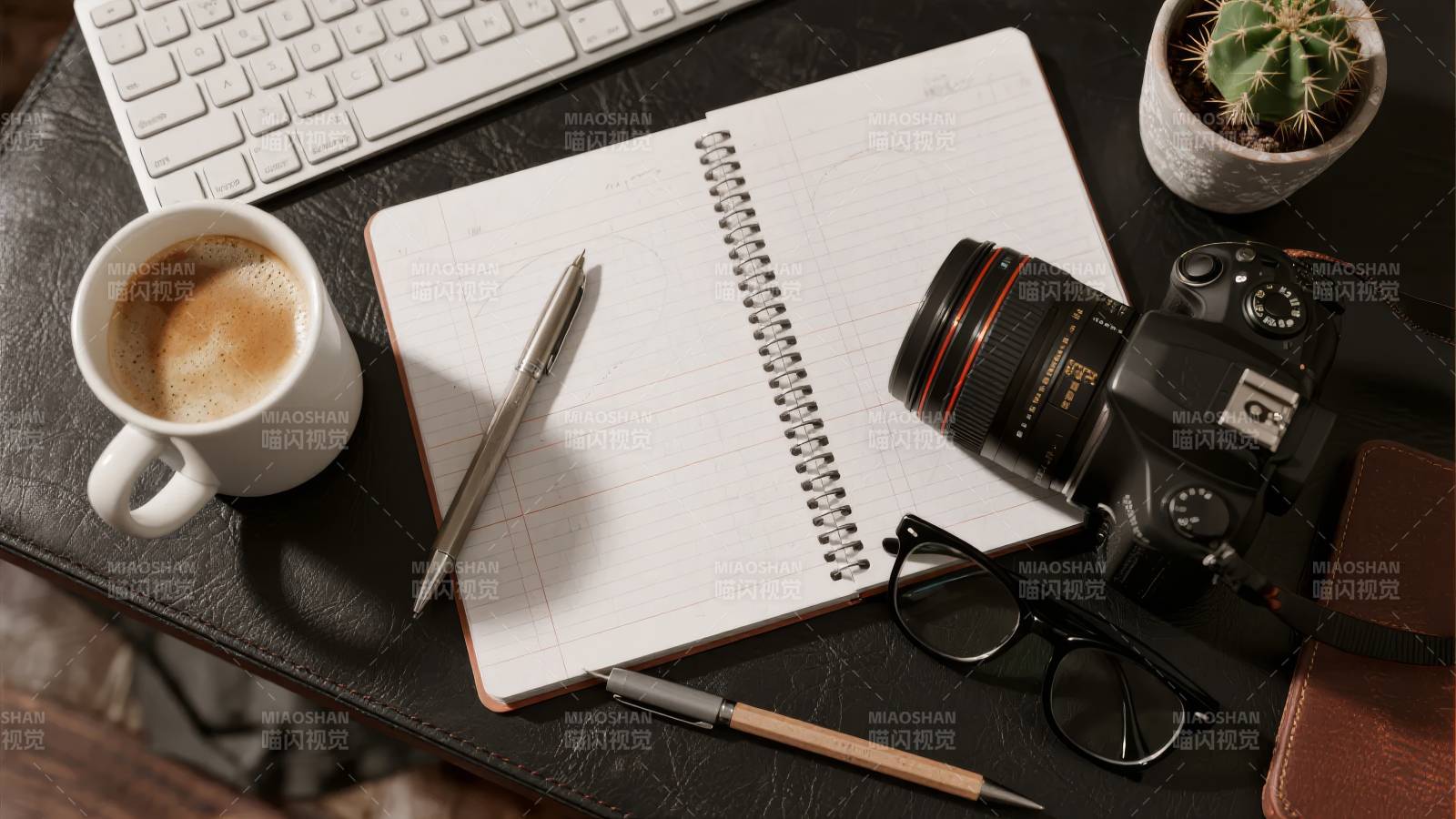 工作台上的静物图片