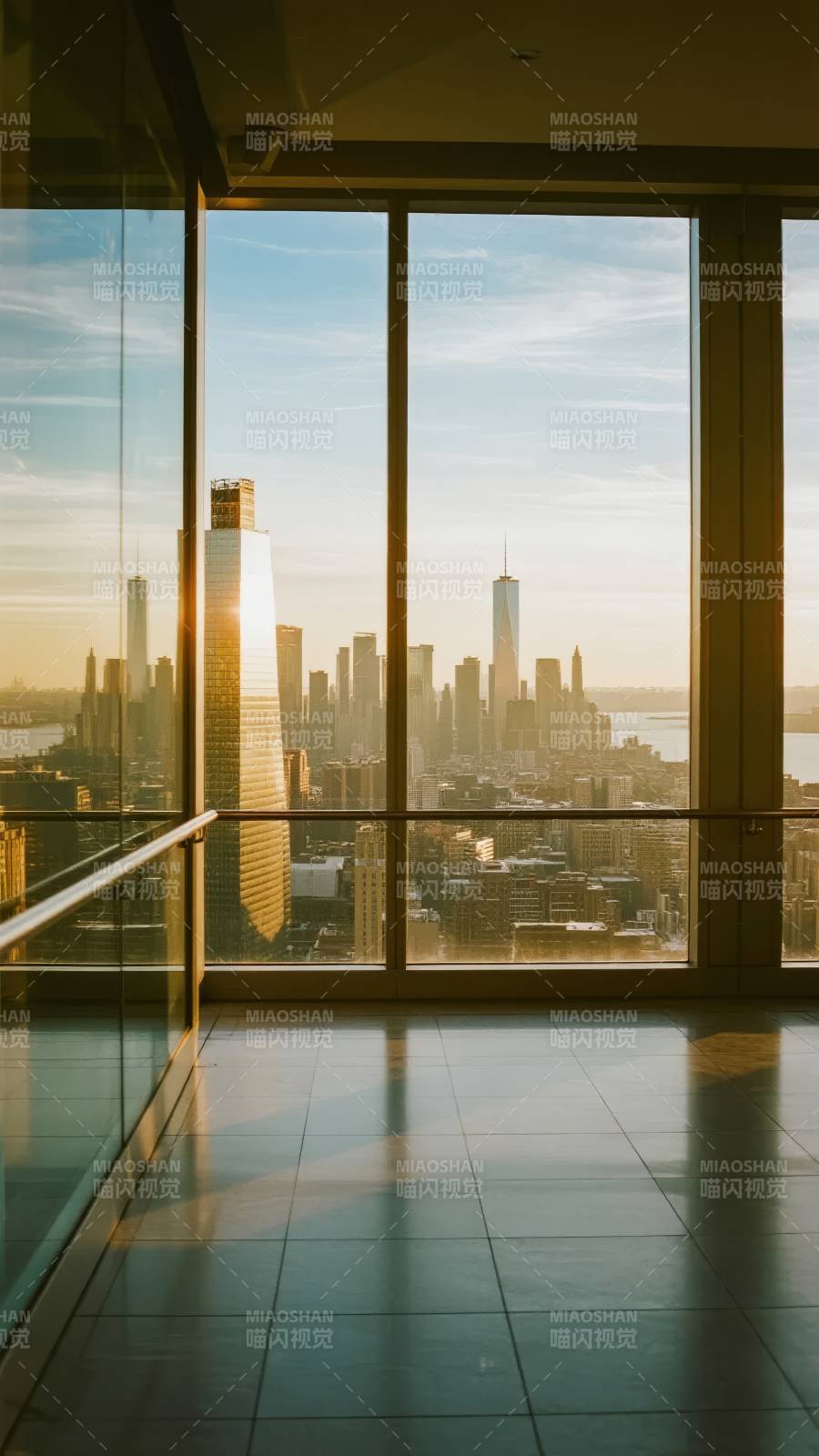 城市天际线晨光图片