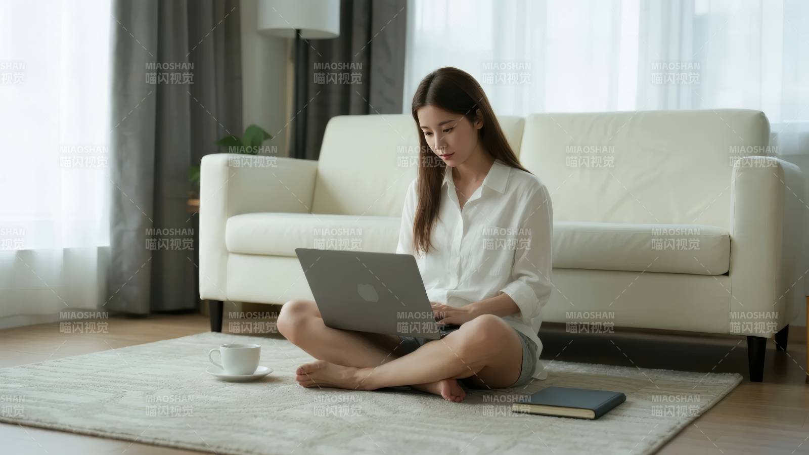 居家办公的宁静时刻图片