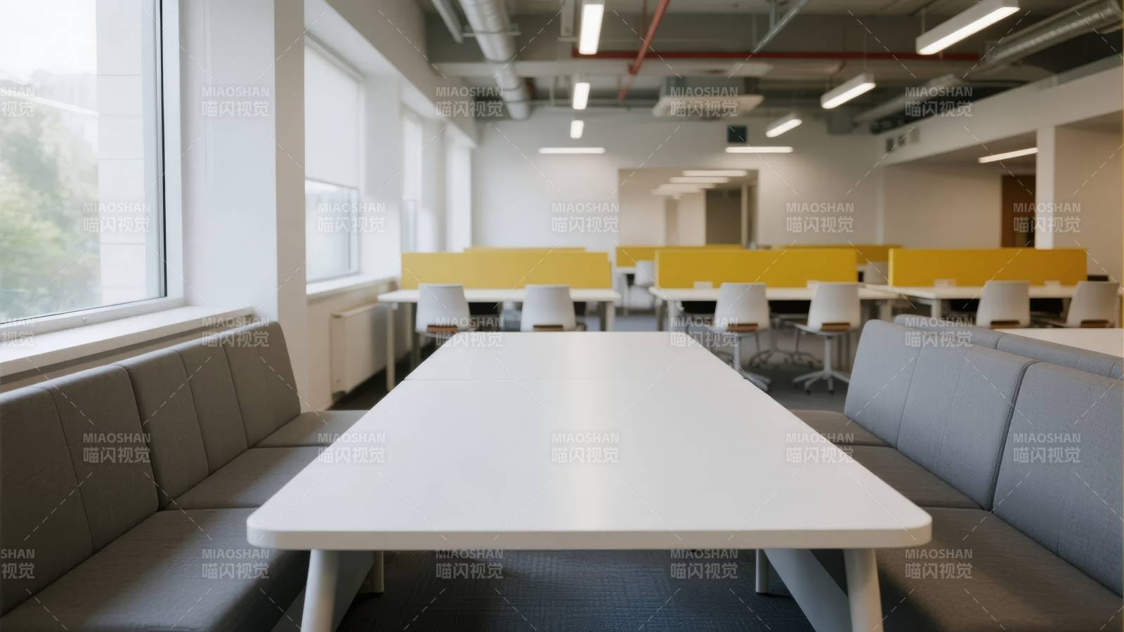 现代简约会议室图片